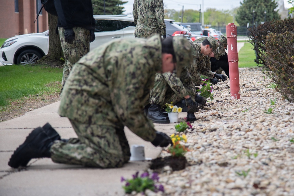 SWESC Great Lakes Students Plant Flowers to Commemorate Sexual Assault Prevention Awareness Month