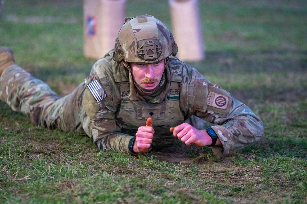 Paratroopers Conduct Expert Physical Fitness Assessment