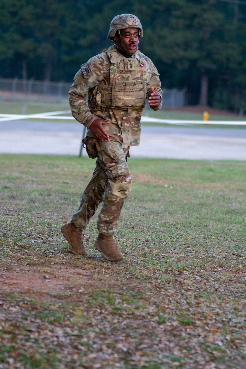 Paratroopers Conduct Expert Physical Fitness Assessment