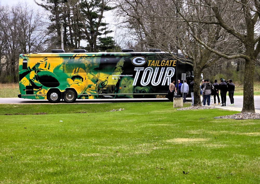 2026 Green Bay Packers Tailgate Tour makes stop at Fort McCoy; visits with Soldiers, Challenge Academy cadets