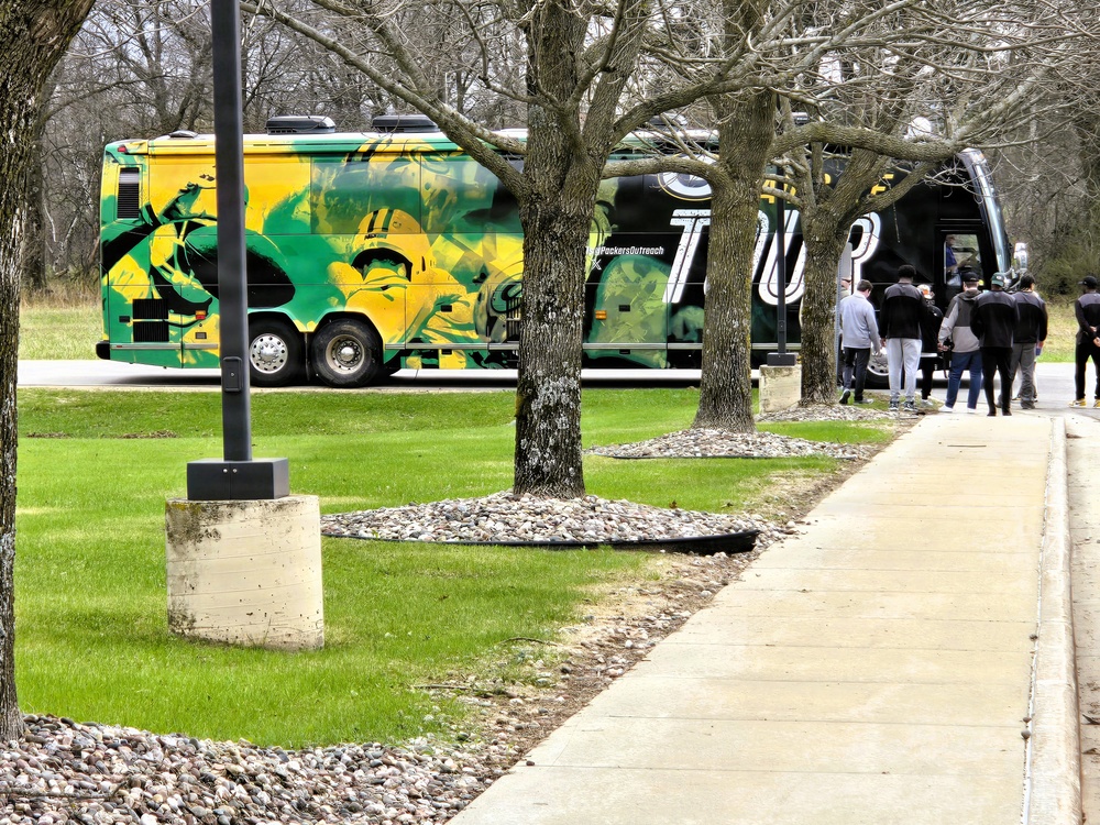 2026 Green Bay Packers Tailgate Tour makes stop at Fort McCoy; visits with Soldiers, Challenge Academy cadets