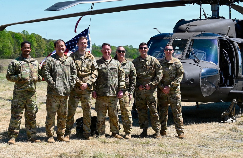 Paratroopers Hone Skills with D.C. Army National Guard Aviation Battalion