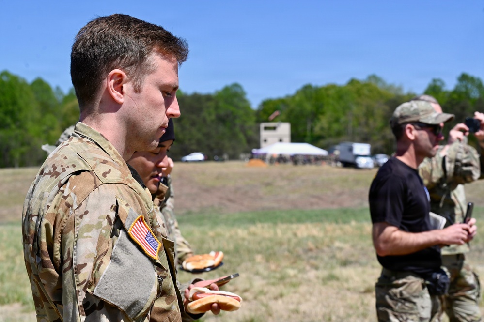 Paratroopers Hone Skills with D.C. Army National Guard Aviation Battalion