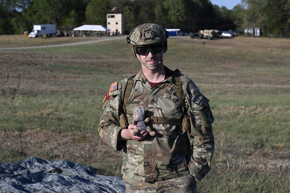 Paratroopers Hone Skills with D.C. Army National Guard Aviation Battalion