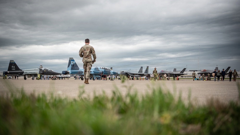 KYANG hosts aircraft for Thunder air show