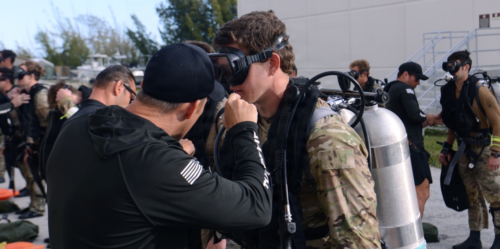 Special Forces Combat Dive Students Take to Ocean for Training