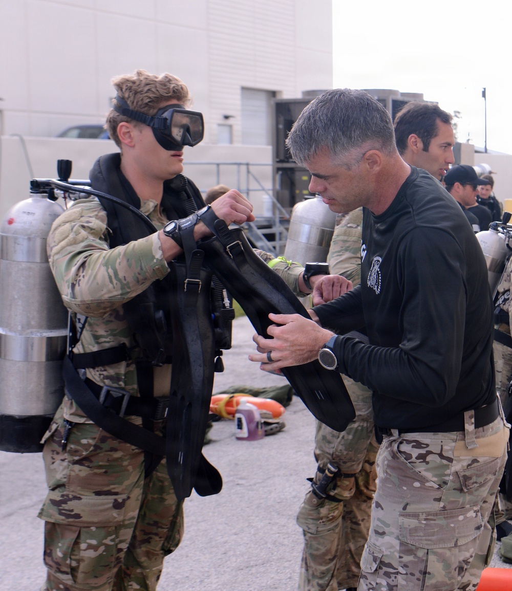 Special Forces Combat Dive Students Take to Ocean for Training