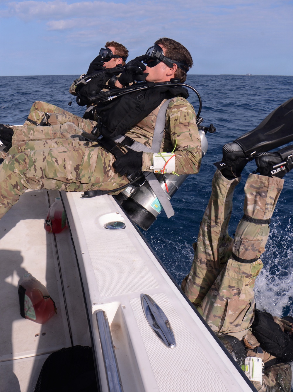 Special Forces Combat Dive Students Take to Ocean for Training