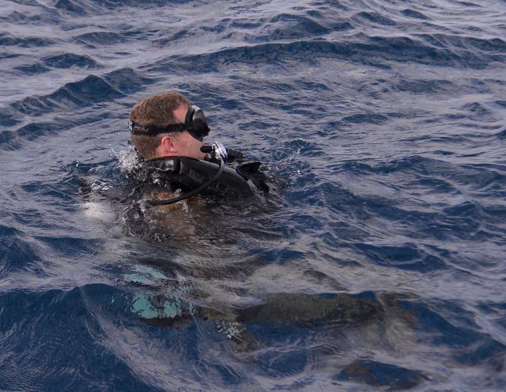 Special Forces Combat Dive Students Take to Ocean for Training