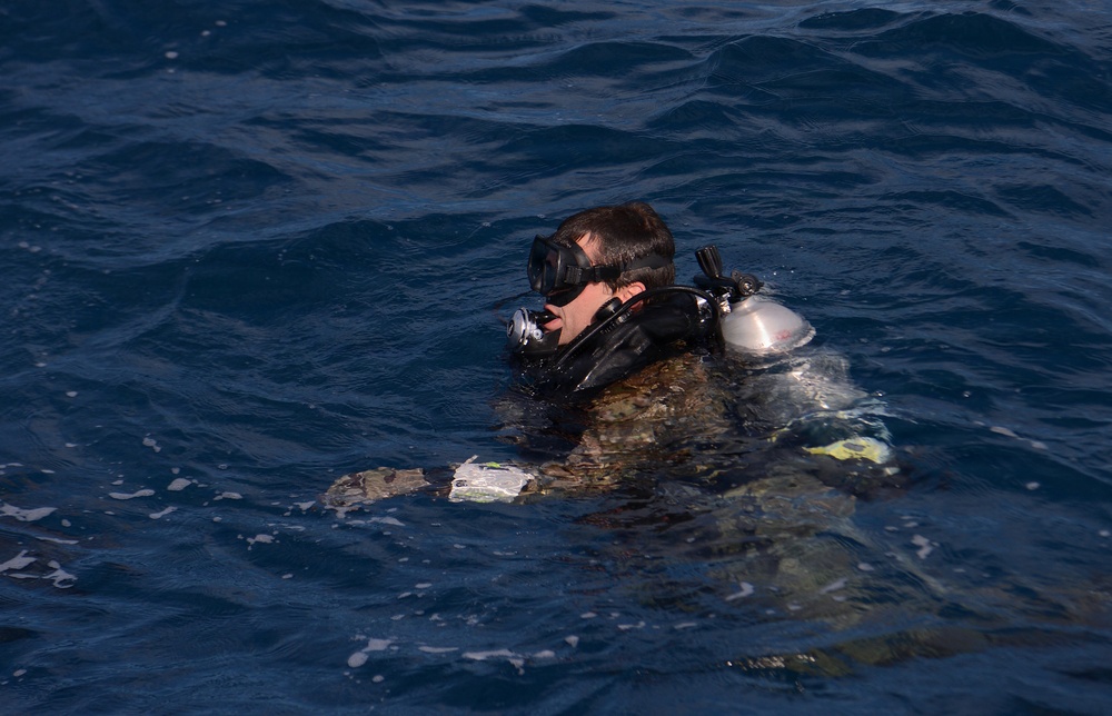 Special Forces Combat Dive Students Take to Ocean for Training