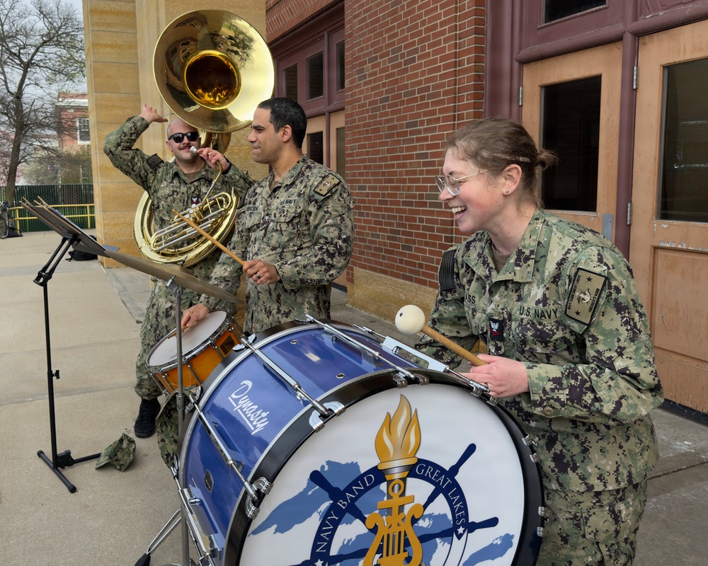 Navy Band Great Lakes Brass Band Kick Off SAPR 5K