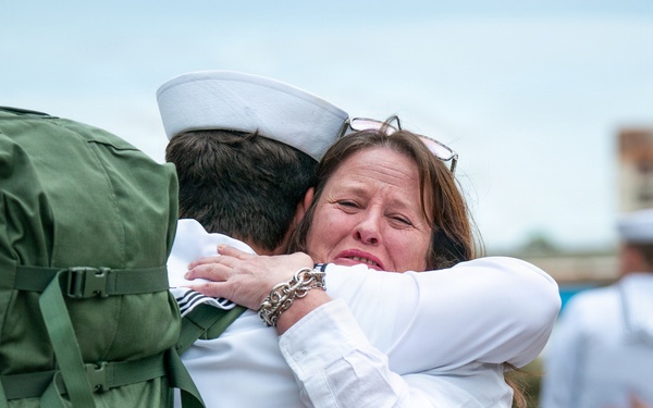 USS San Antonio (LPD 17) returns to Naval Station Norfolk