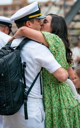 USS San Antonio (LPD 17) returns to Naval Station Norfolk
