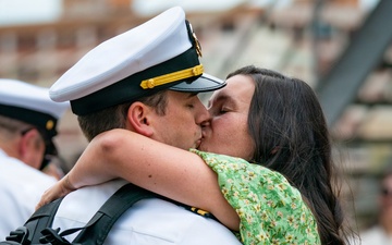 USS San Antonio (LPD 17) returns to Naval Station Norfolk