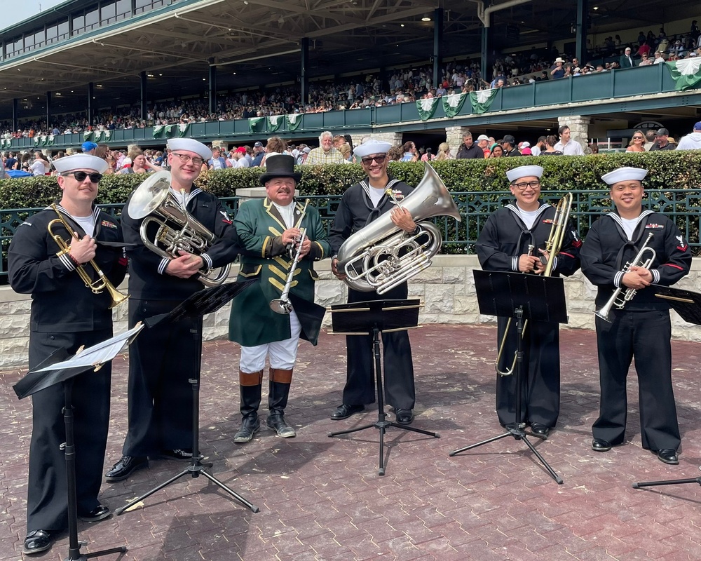 Navy Band Great Lakes Brass Quintet in Lexington for Navy Week