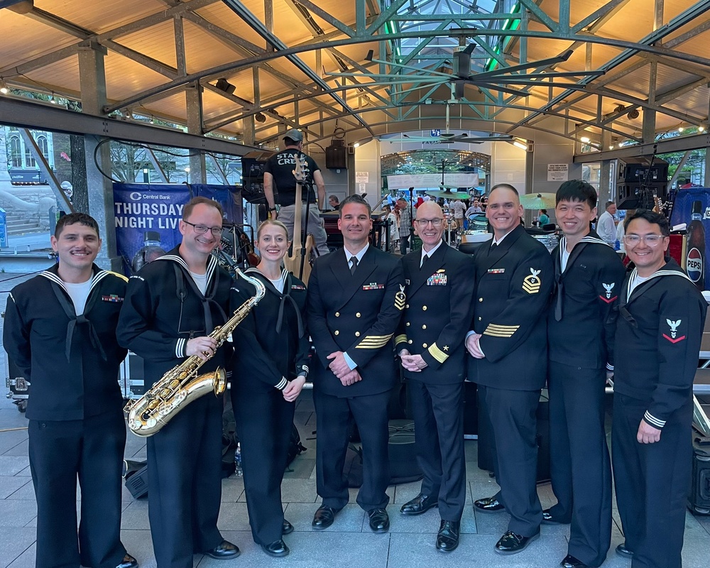 Navy Band Great Lakes "Horizon" visits Lexington for Navy Week