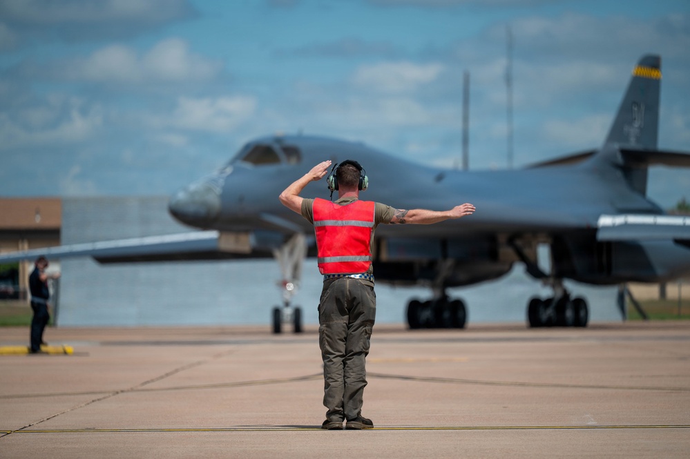 Dyess Airmen prepare “Apocalypse II” for operational service