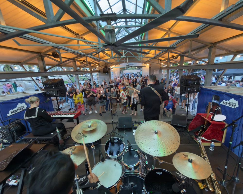 Navy Band Great Lakes "Horizon" visits Lexington for Navy Week