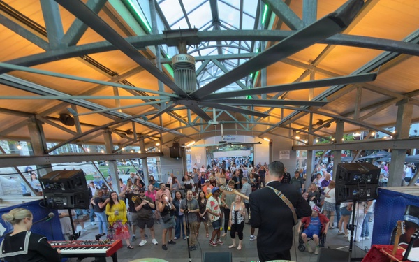 Navy Band Great Lakes "Horizon" visits Lexington for Navy Week