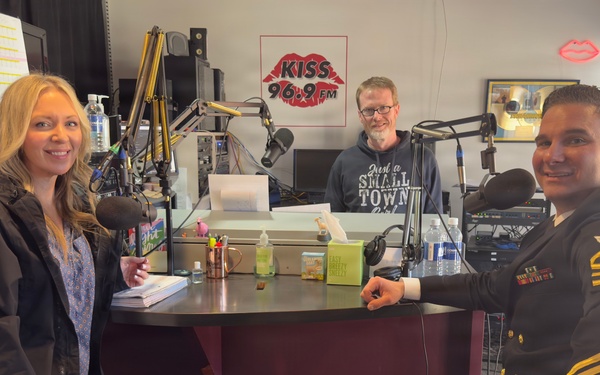 Navy Band Great Lakes "Horizon" visits Lexington for Navy Week