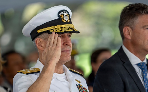 Adm. Steve Koehler, commander, U.S. Pacific Fleet, attends Anzac Day ceremony at Punchbowl Cemetery