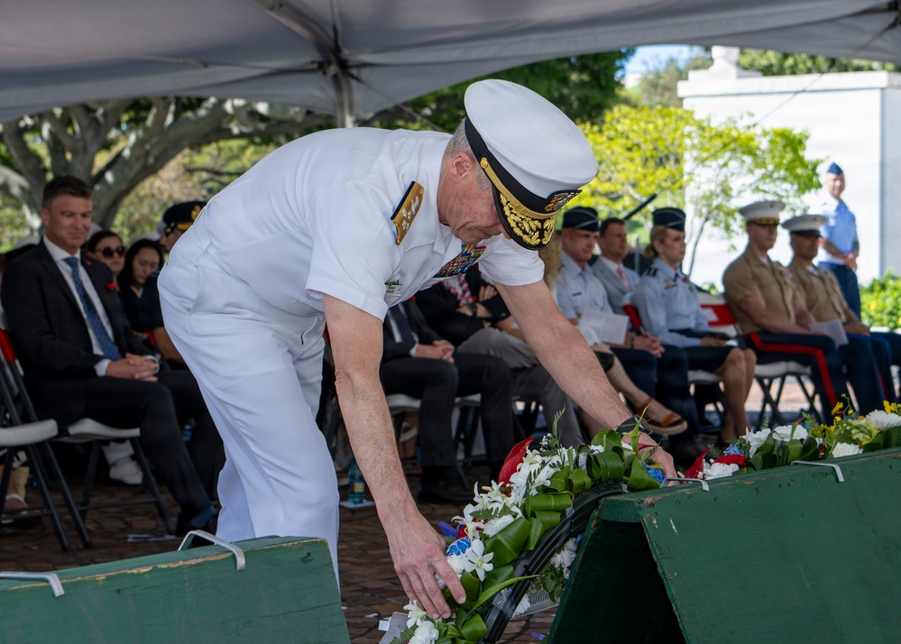 Adm. Steve Koehler, commander, U.S. Pacific Fleet, attends Anzac Day ceremony at Punchbowl Cemetery