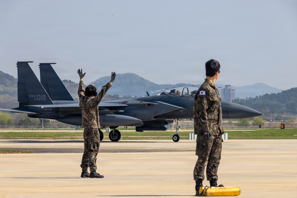 U.S. Forces and ROKAF showcase allied readiness