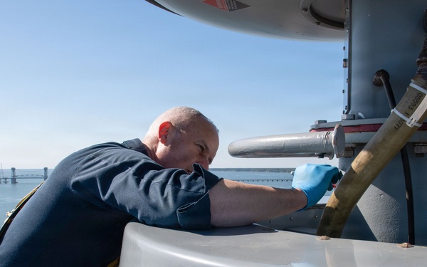 USS John C. Stennis (CVN 74) Mast Climb