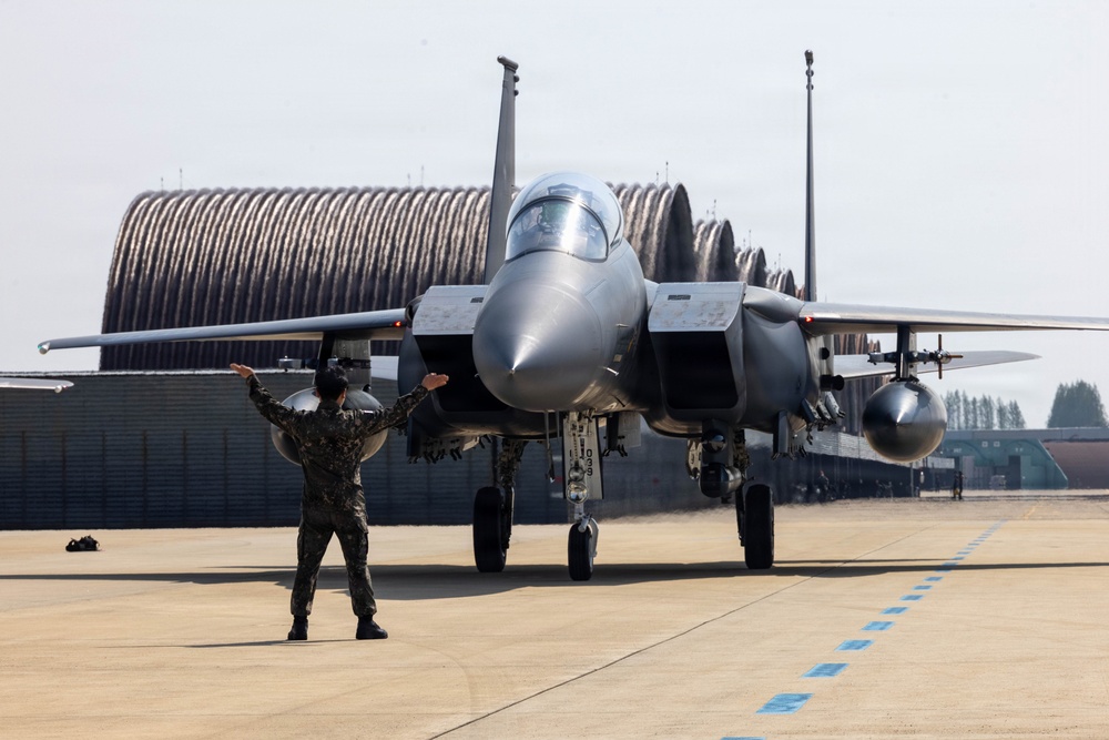 U.S. Forces and ROKAF showcase allied readiness