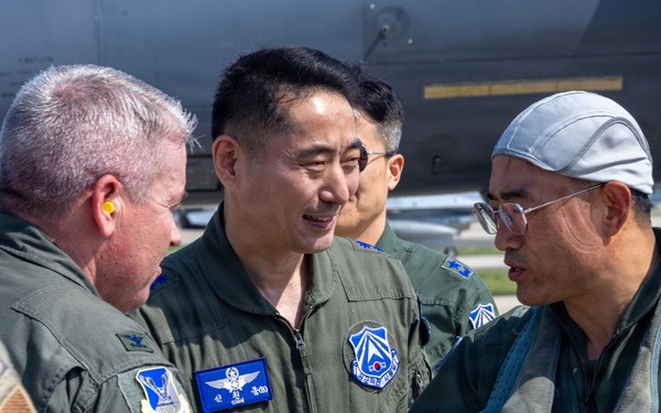 U.S. Forces and ROKAF showcase allied readiness