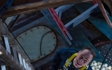 USS John C. Stennis (CVN 74) Mast Climb