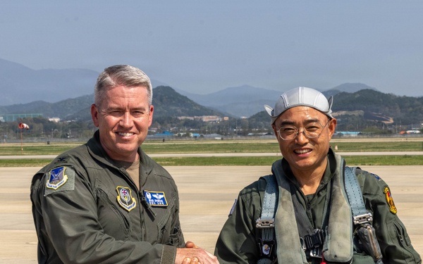 U.S. Forces and ROKAF showcase allied readiness