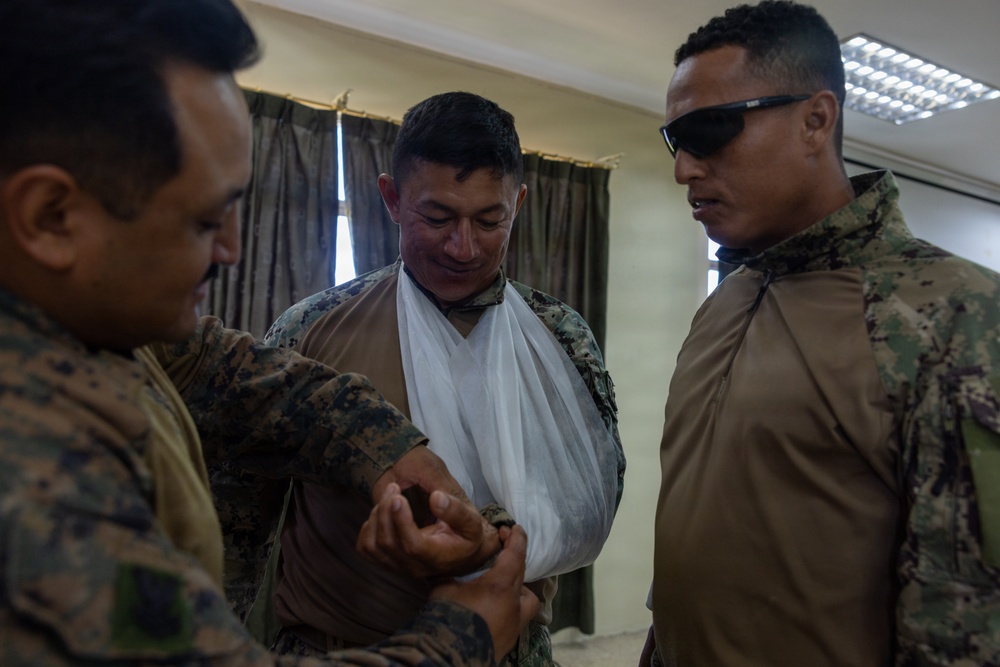 22nd MEU (SOC) | Combat Lifesaving Course with Ecuadorian Marines
