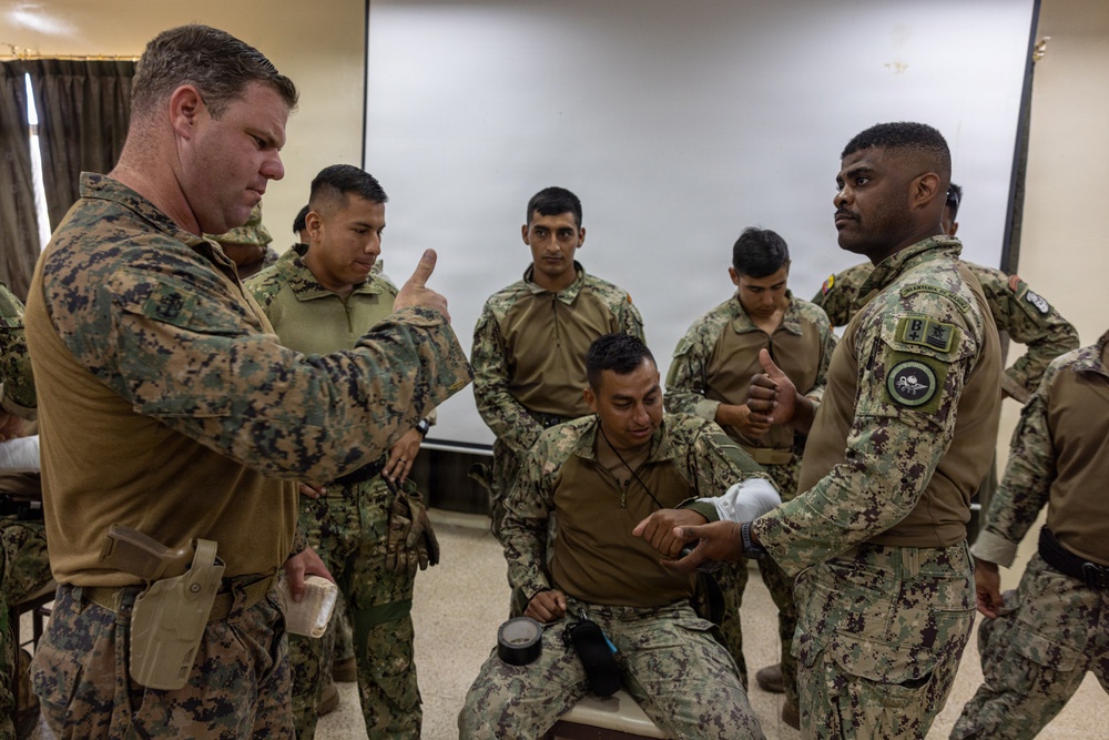 22nd MEU (SOC) | Combat Lifesaving Course with Ecuadorian Marines