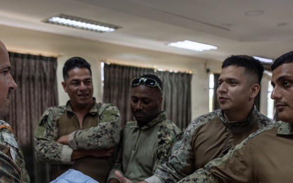 22nd MEU (SOC) | Combat Lifesaving Course with Ecuadorian Marines