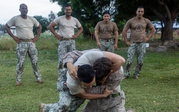 22nd MEU (SOC) | MCMAP Ground Fighting with Ecuadorian Marines