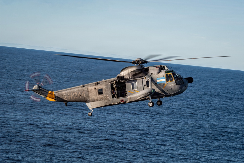 Argentine Service Members Embark Nimitz for SME Exchange