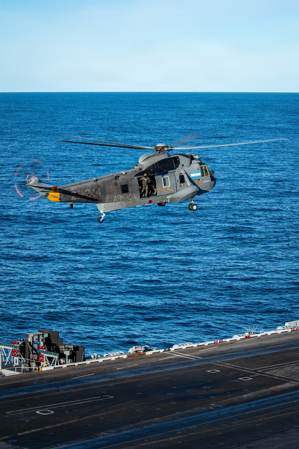 Argentine Service Members Embark Nimitz for SME Exchange