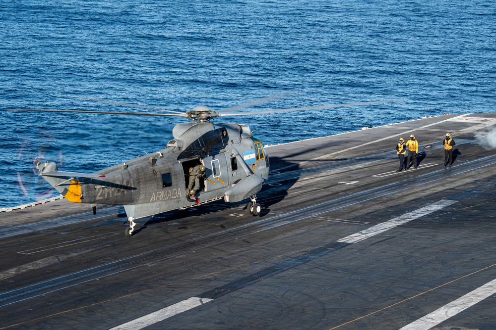 Argentine Service Members Embark Nimitz for SME Exchange