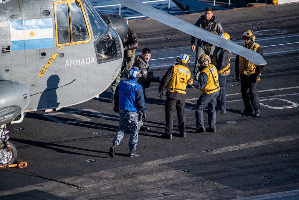 Argentine Service Members Embark Nimitz for SME Exchange