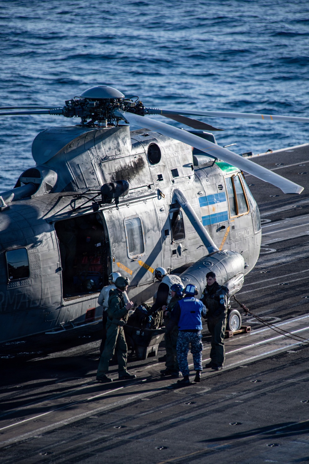 Argentine Service Members Embark Nimitz for SME Exchange