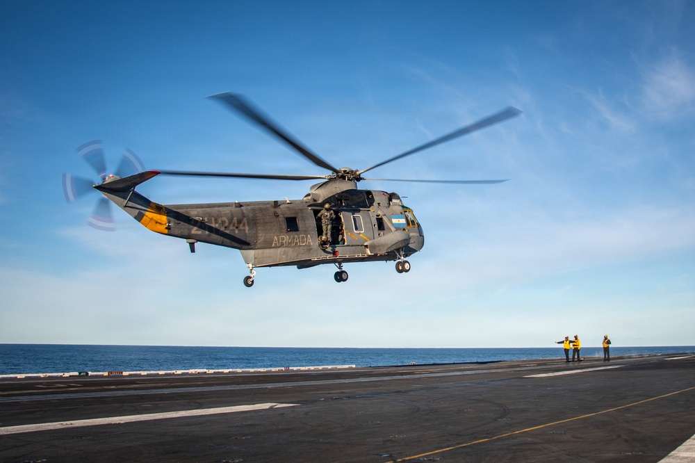 Argentine Service Members Embark Nimitz for SME Exchange