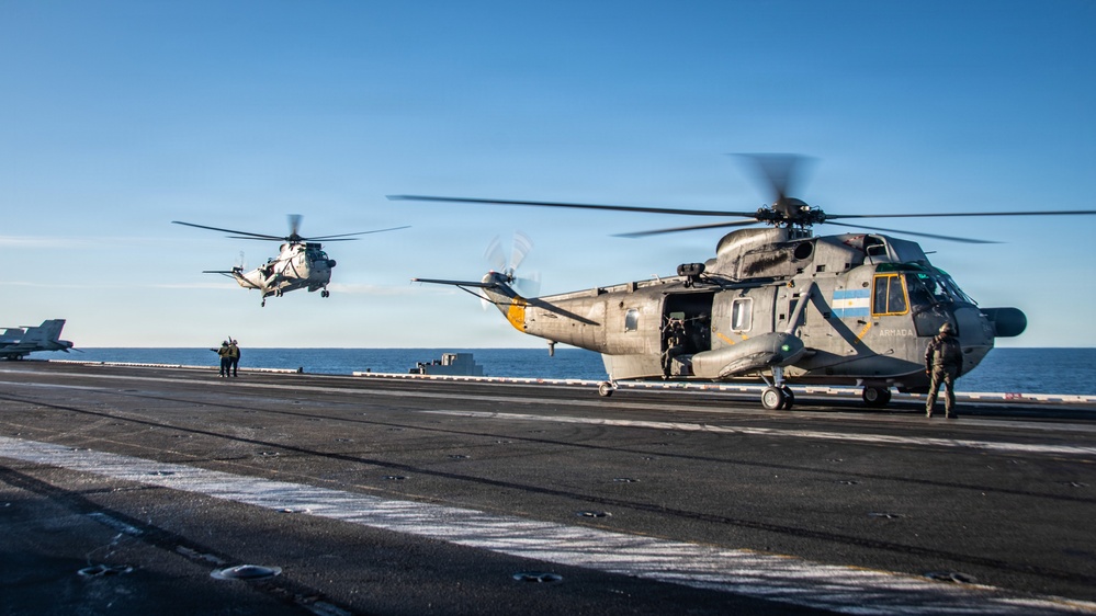Argentine Service Members Embark Nimitz for SME Exchange