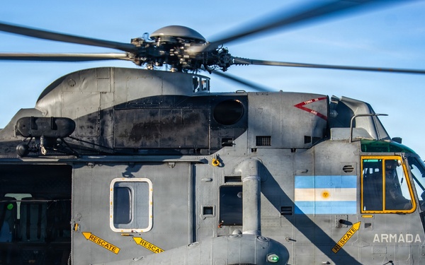 Argentine Service Members Embark Nimitz for SME Exchange