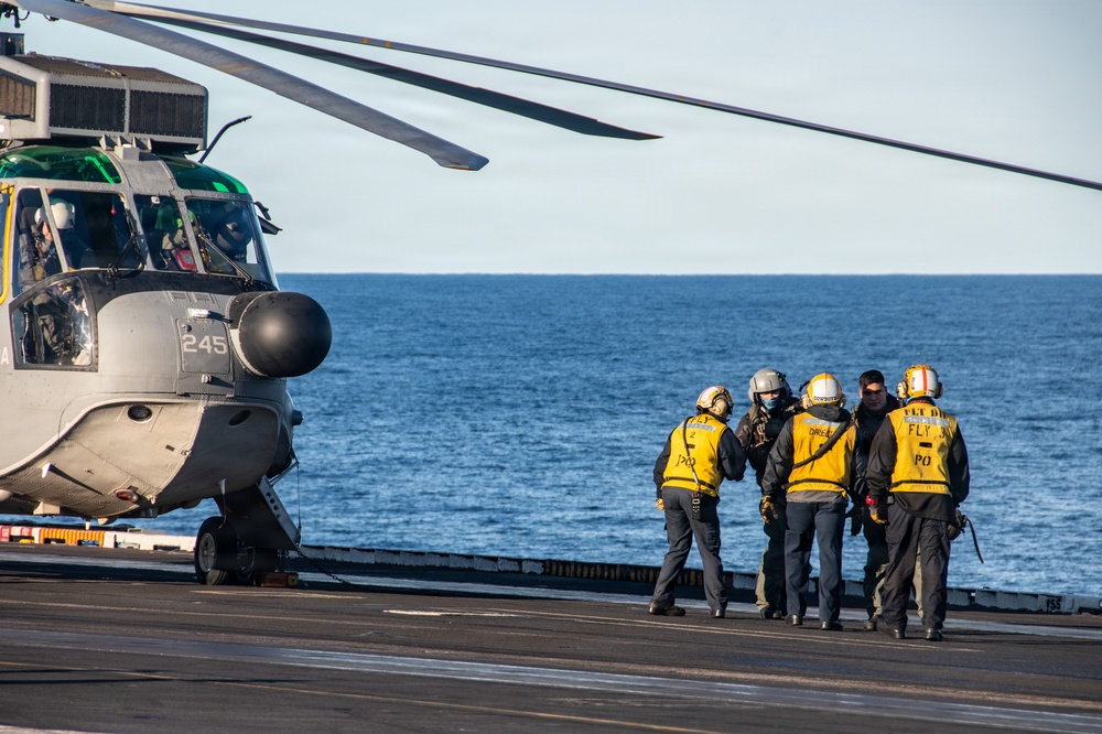 Argentine Service Members Embark Nimitz for SME Exchange