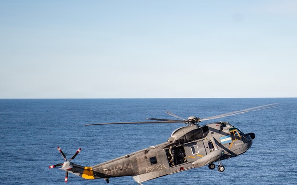 Argentine Service Members Embark Nimitz for SME Exchange