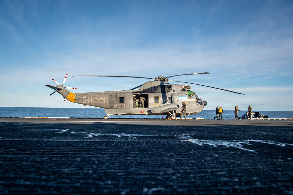Argentine Service Members Embark Nimitz for SME Exchange