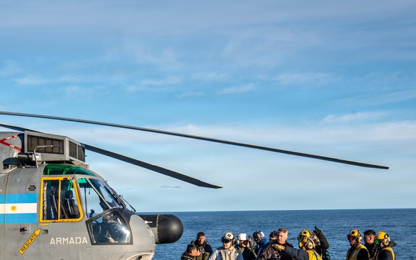 Argentine Service Members Embark Nimitz for SME Exchange