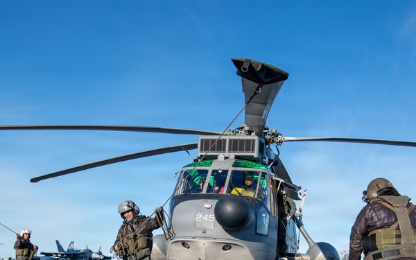 Argentine Service Members Embark Nimitz for SME Exchange