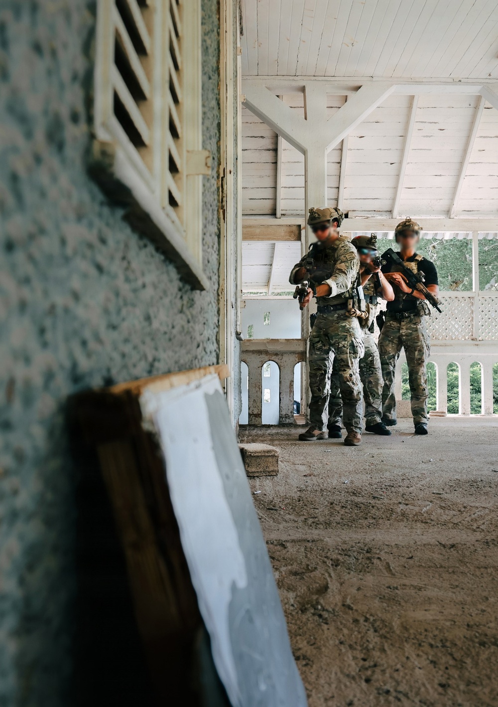 U.S. Army Green Berets train alongside Jamaican Special Operations Forces
